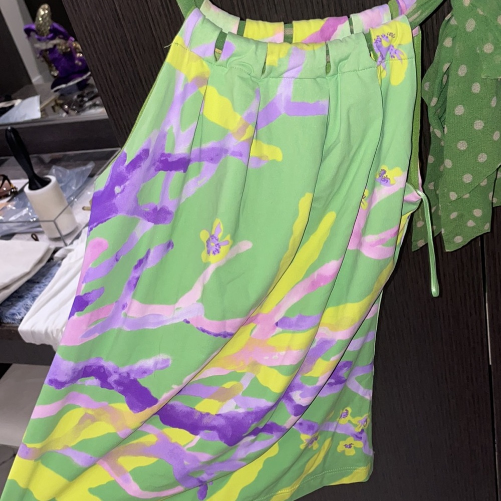 Fuzzi Top 💚💛💖💜 - Picture 6 of 8